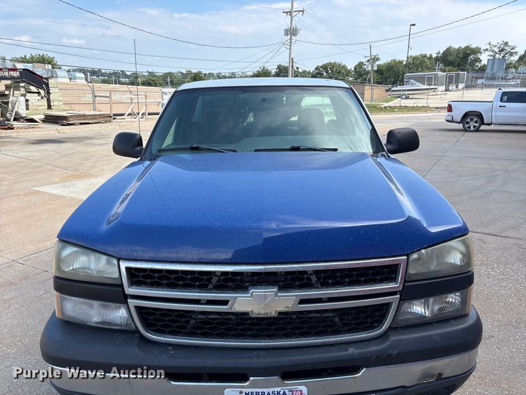 image for item NM9867 2006 Chevrolet Silverado 1500 pickup truck