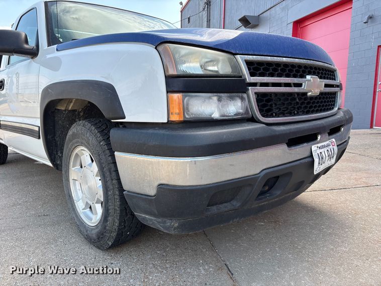 image for item NM9867 2006 Chevrolet Silverado 1500 pickup truck