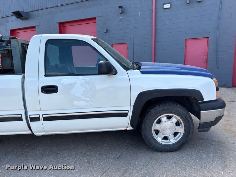 image for item NM9867 2006 Chevrolet Silverado 1500 pickup truck