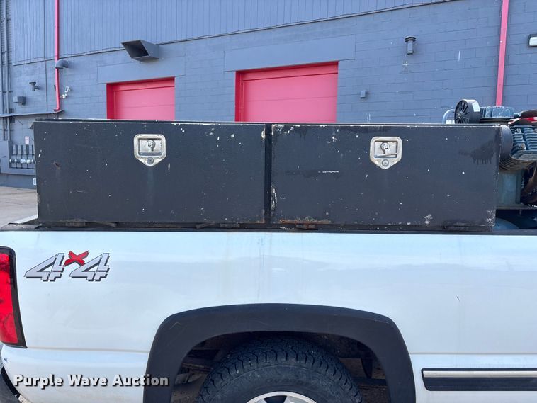 image for item NM9867 2006 Chevrolet Silverado 1500 pickup truck