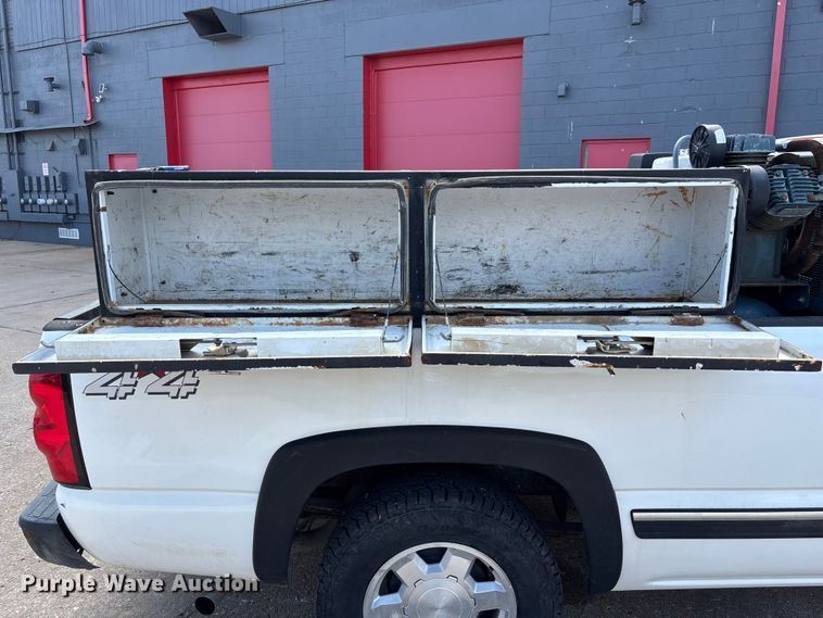 image for item NM9867 2006 Chevrolet Silverado 1500 pickup truck