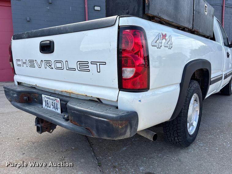 image for item NM9867 2006 Chevrolet Silverado 1500 pickup truck
