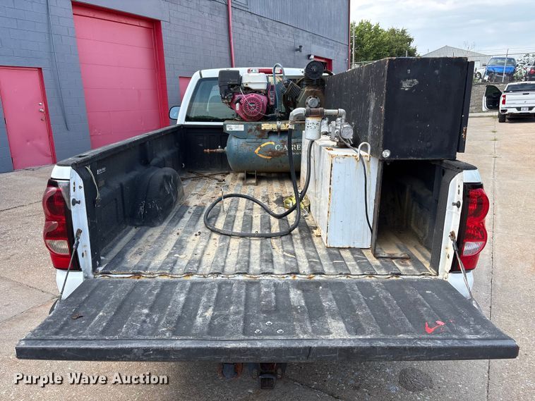 image for item NM9867 2006 Chevrolet Silverado 1500 pickup truck