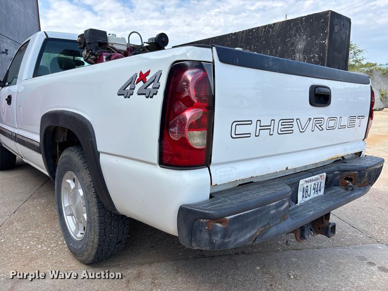 image for item NM9867 2006 Chevrolet Silverado 1500 pickup truck