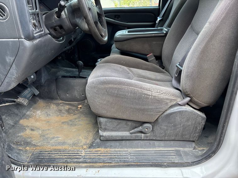 image for item NM9867 2006 Chevrolet Silverado 1500 pickup truck