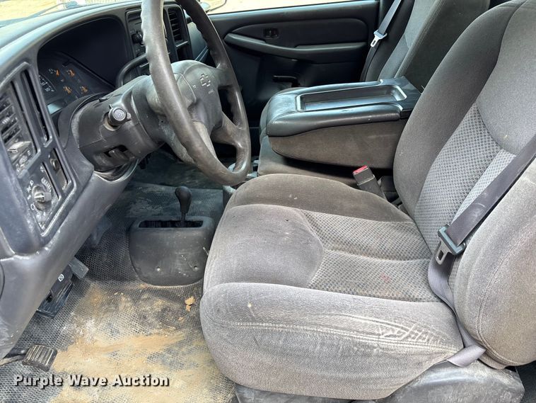 image for item NM9867 2006 Chevrolet Silverado 1500 pickup truck