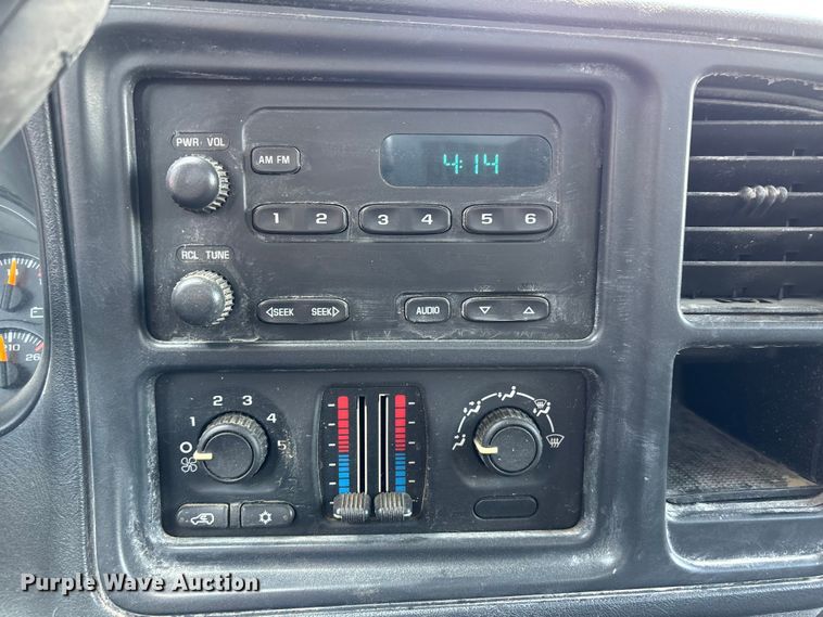 image for item NM9867 2006 Chevrolet Silverado 1500 pickup truck