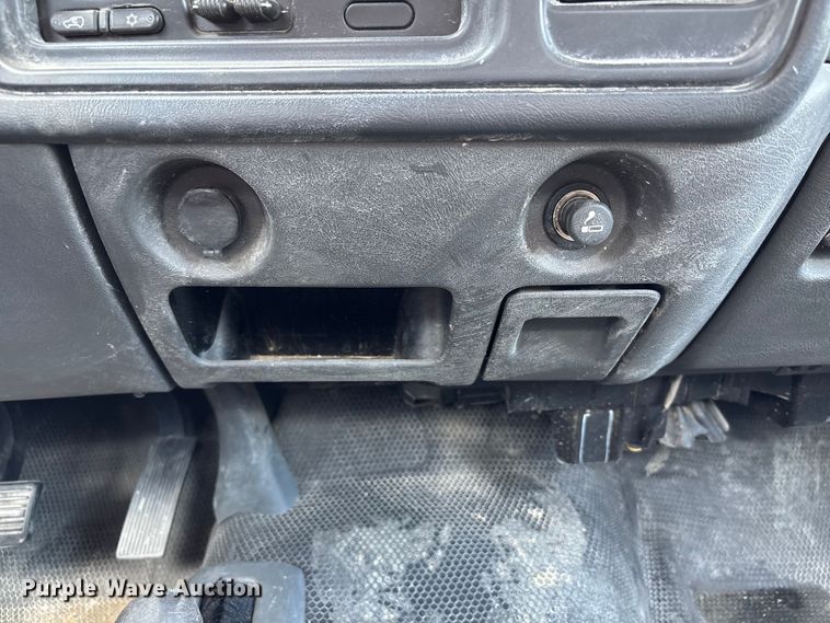 image for item NM9867 2006 Chevrolet Silverado 1500 pickup truck