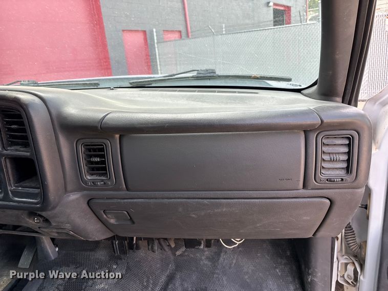 image for item NM9867 2006 Chevrolet Silverado 1500 pickup truck