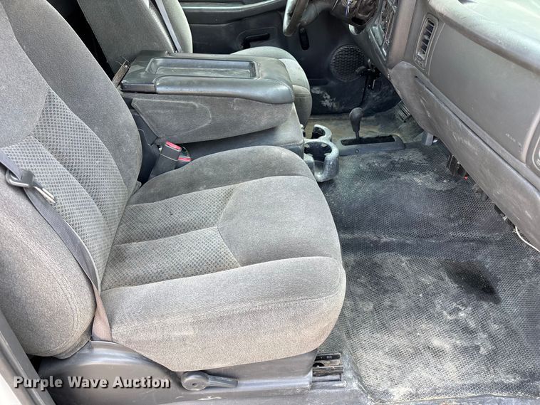image for item NM9867 2006 Chevrolet Silverado 1500 pickup truck
