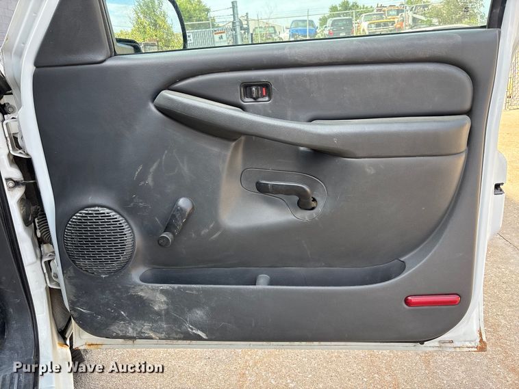 image for item NM9867 2006 Chevrolet Silverado 1500 pickup truck