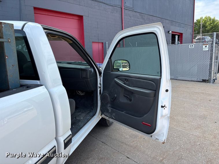 image for item NM9867 2006 Chevrolet Silverado 1500 pickup truck