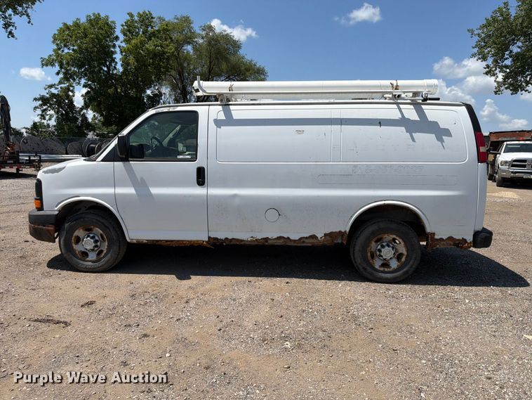 image for item OE9614 2007 Chevrolet Express 2500 van