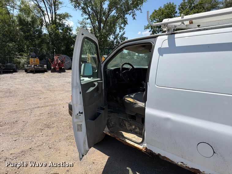 image for item OE9614 2007 Chevrolet Express 2500 van