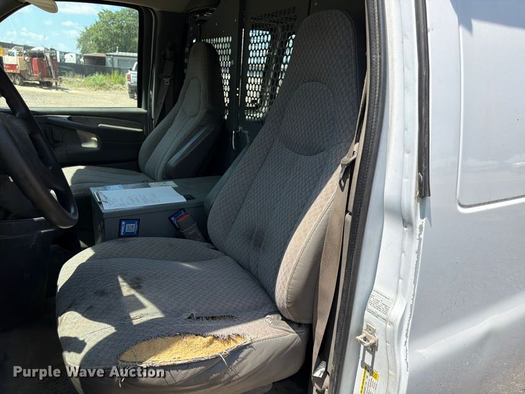 image for item OE9614 2007 Chevrolet Express 2500 van