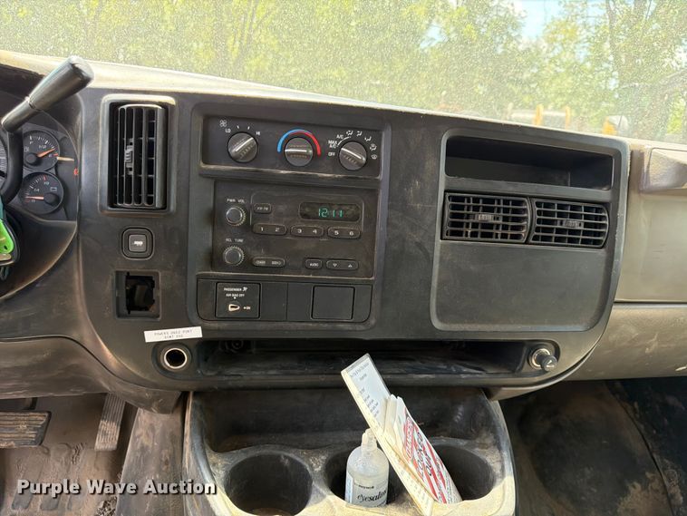 image for item OE9614 2007 Chevrolet Express 2500 van