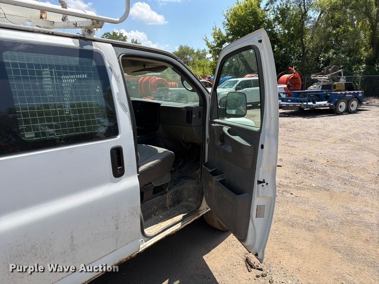image for item OE9614 2007 Chevrolet Express 2500 van