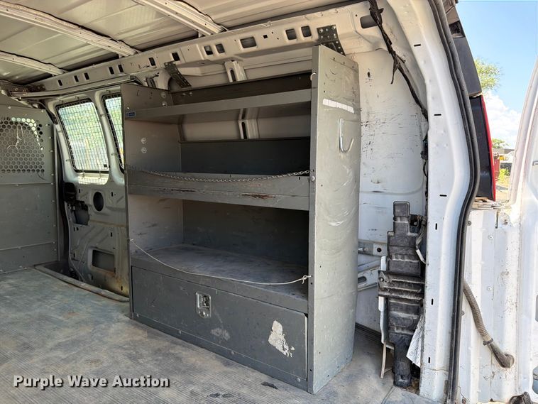 image for item OE9614 2007 Chevrolet Express 2500 van