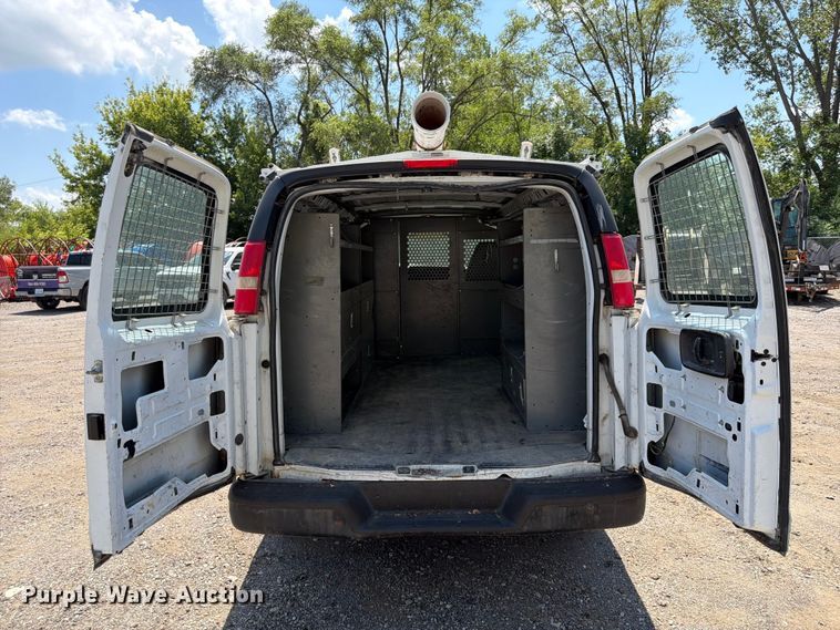 image for item OE9614 2007 Chevrolet Express 2500 van