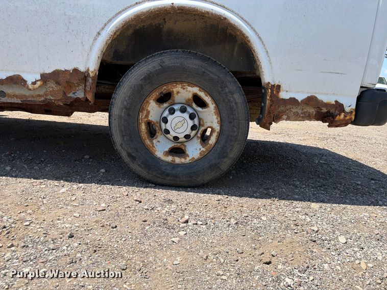 image for item OE9614 2007 Chevrolet Express 2500 van