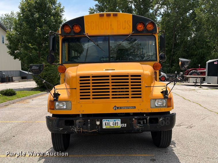 image for item OE9650 1997 International 3800 school bus