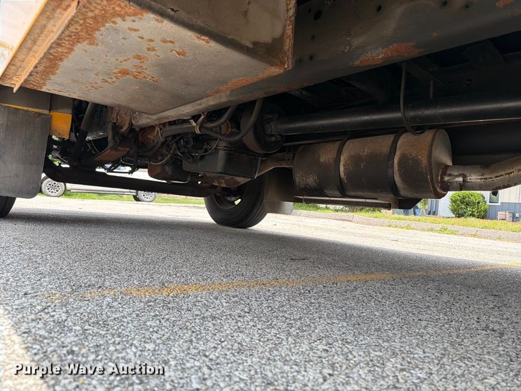 image for item OE9650 1997 International 3800 school bus