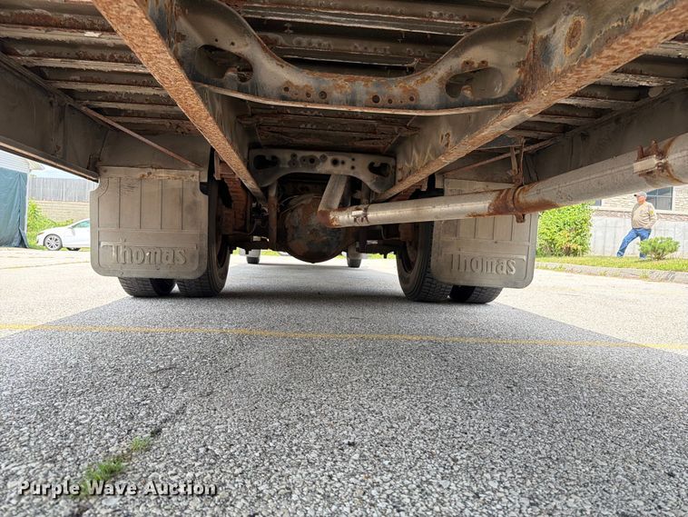 image for item OE9650 1997 International 3800 school bus