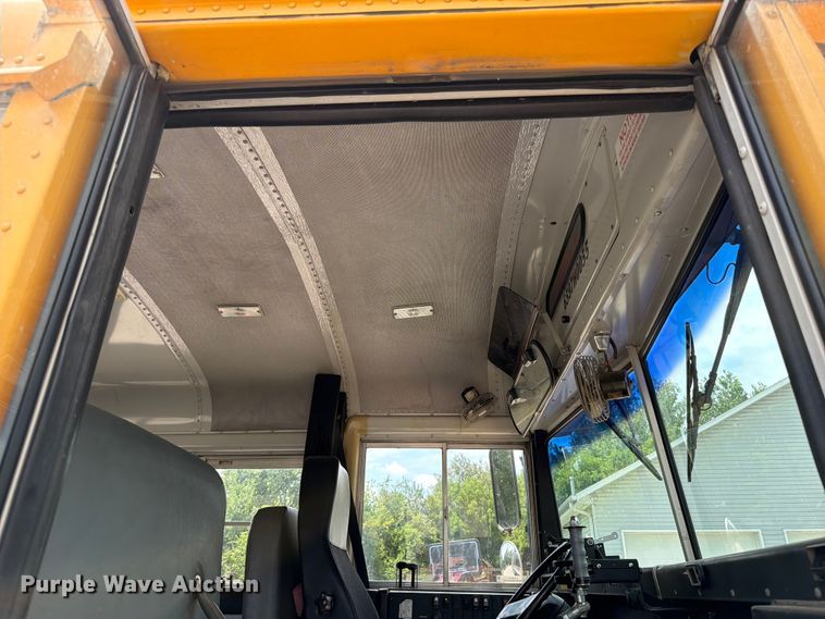 image for item OE9650 1997 International 3800 school bus
