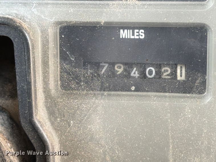 image for item OE9650 1997 International 3800 school bus