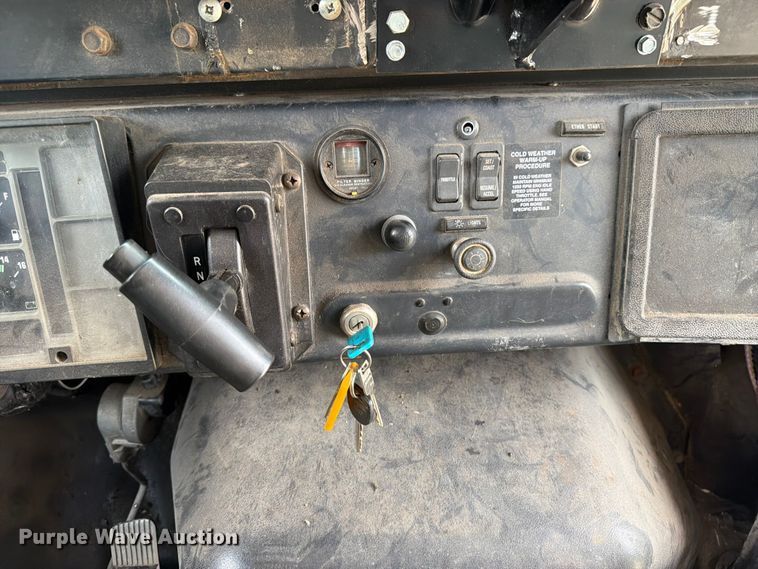 image for item OE9650 1997 International 3800 school bus