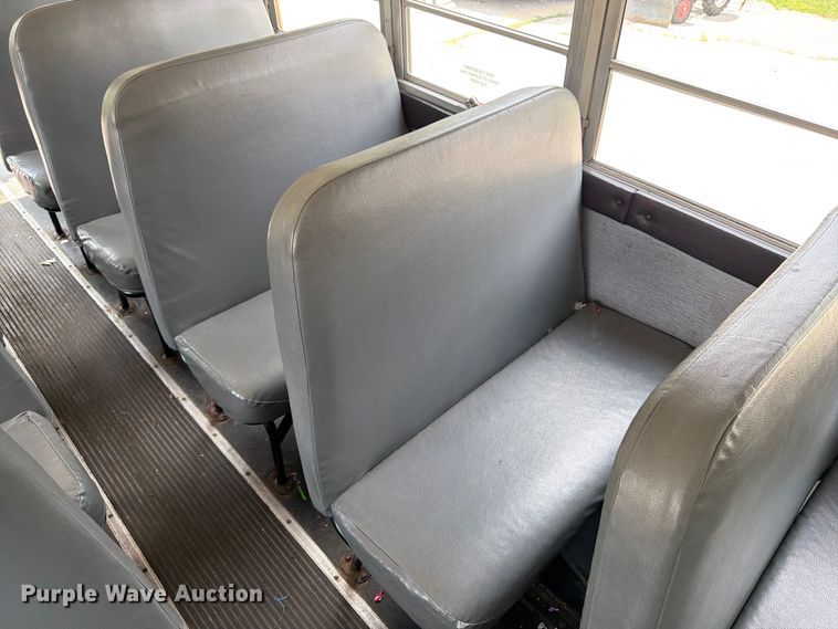 image for item OE9650 1997 International 3800 school bus