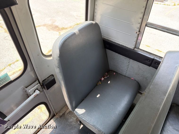 image for item OE9650 1997 International 3800 school bus