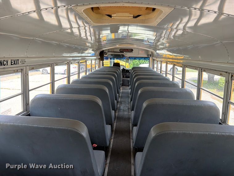 image for item OE9650 1997 International 3800 school bus
