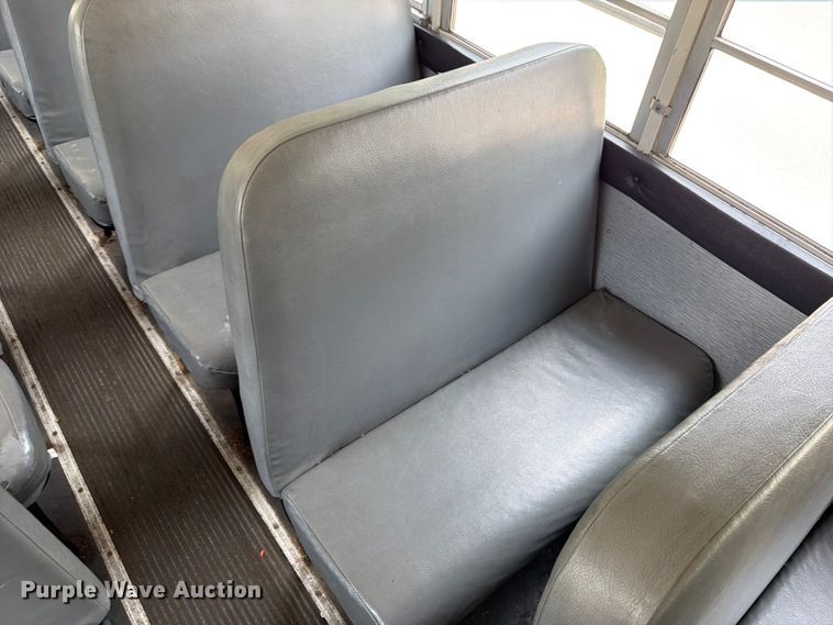 image for item OE9650 1997 International 3800 school bus