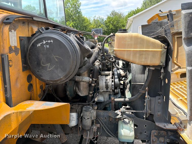 image for item OE9650 1997 International 3800 school bus