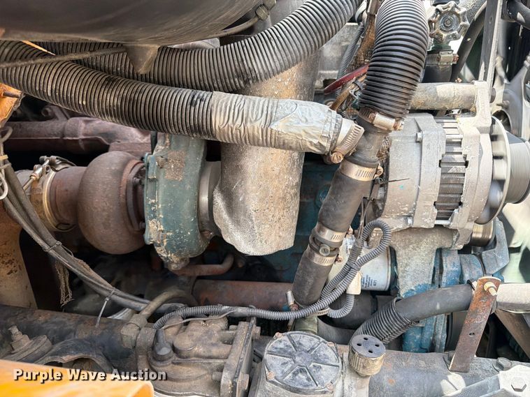 image for item OE9650 1997 International 3800 school bus
