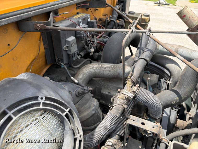 image for item OE9650 1997 International 3800 school bus