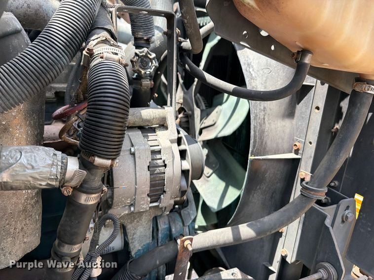 image for item OE9650 1997 International 3800 school bus