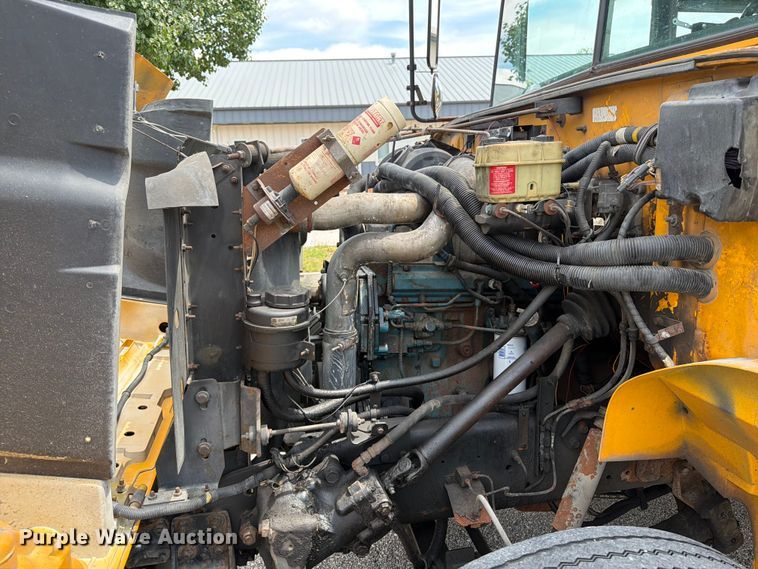 image for item OE9650 1997 International 3800 school bus