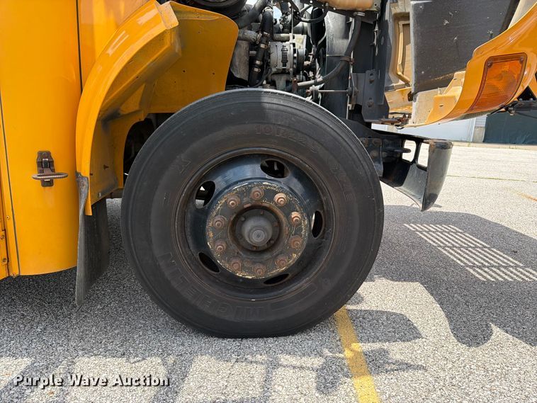 image for item OE9650 1997 International 3800 school bus
