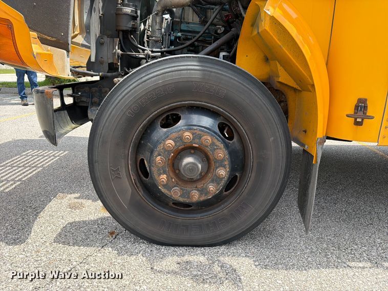 image for item OE9650 1997 International 3800 school bus