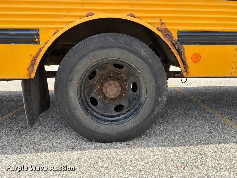 image for item OE9650 1997 International 3800 school bus