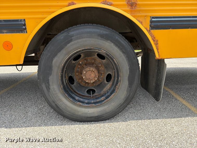 image for item OE9650 1997 International 3800 school bus