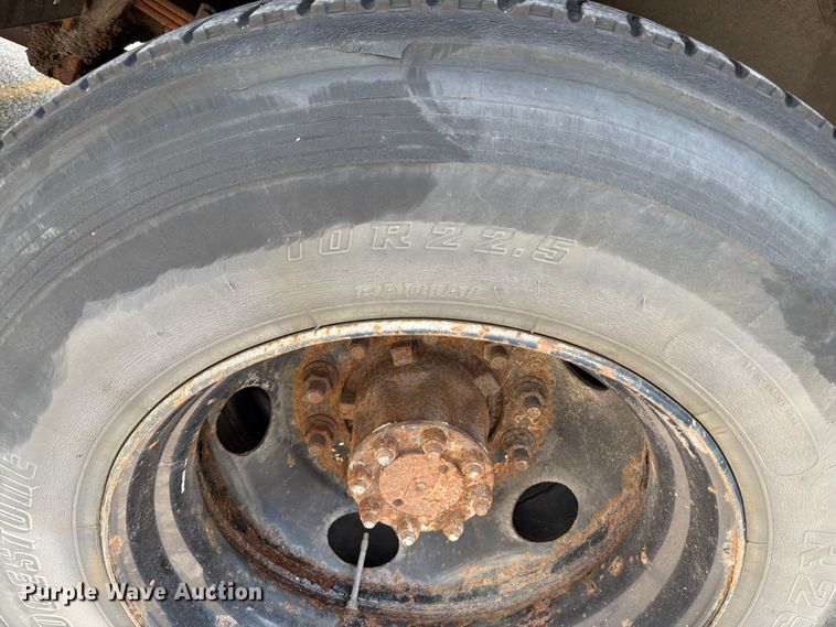image for item OE9650 1997 International 3800 school bus
