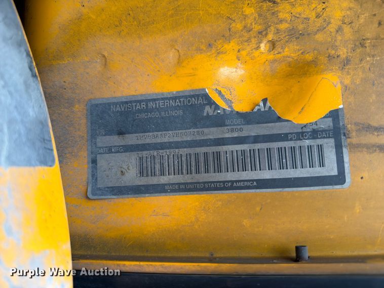 image for item OE9650 1997 International 3800 school bus