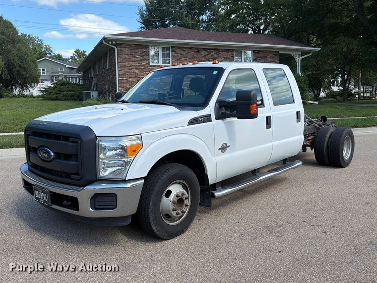 2013 Ford F350 Super Duty Crew Cab pickup truck cab and chassis