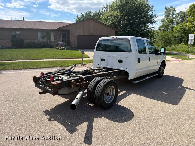 image for item OE9652 2013 Ford F350 Super Duty Crew Cab pickup truck cab and chassis