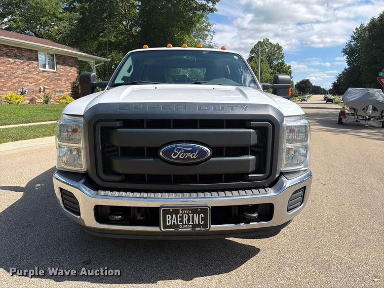 image for item OE9652 2013 Ford F350 Super Duty Crew Cab pickup truck cab and chassis
