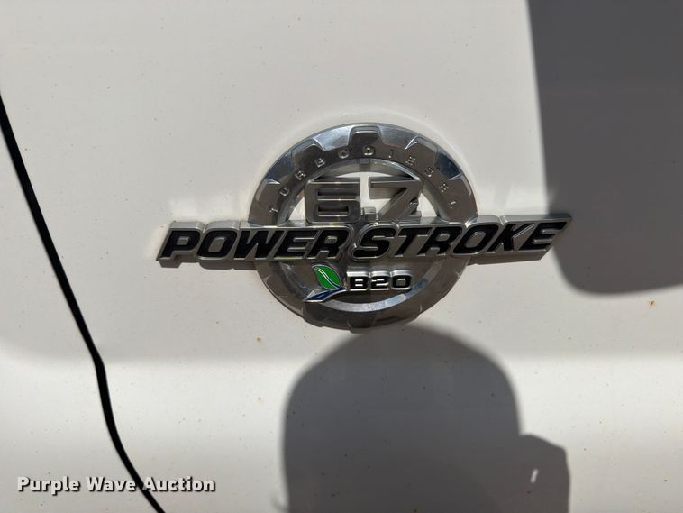 image for item OE9652 2013 Ford F350 Super Duty Crew Cab pickup truck cab and chassis