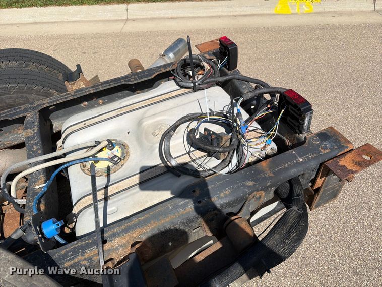 image for item OE9652 2013 Ford F350 Super Duty Crew Cab pickup truck cab and chassis